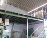 Metalltreppe mit Podest